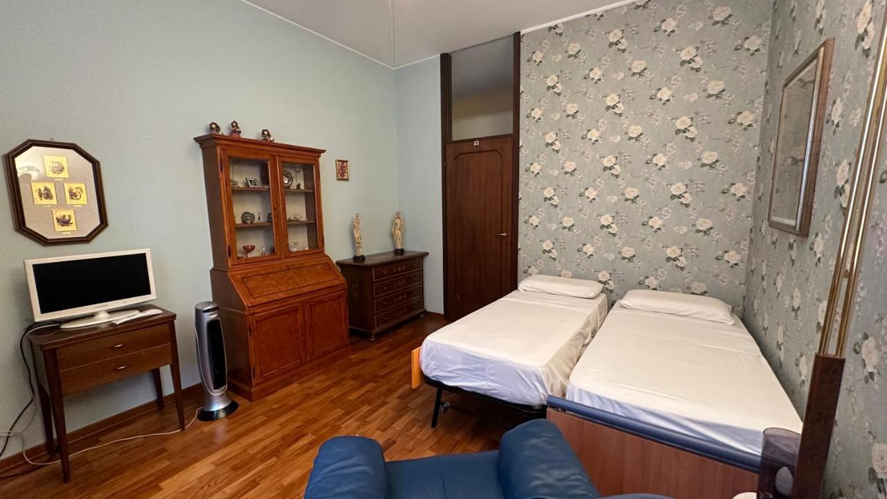 Dehomes - Two Bedrooms, Terrace, Wi-Fi, Tram To Centre & Rho Fiera ميلان المظهر الخارجي الصورة